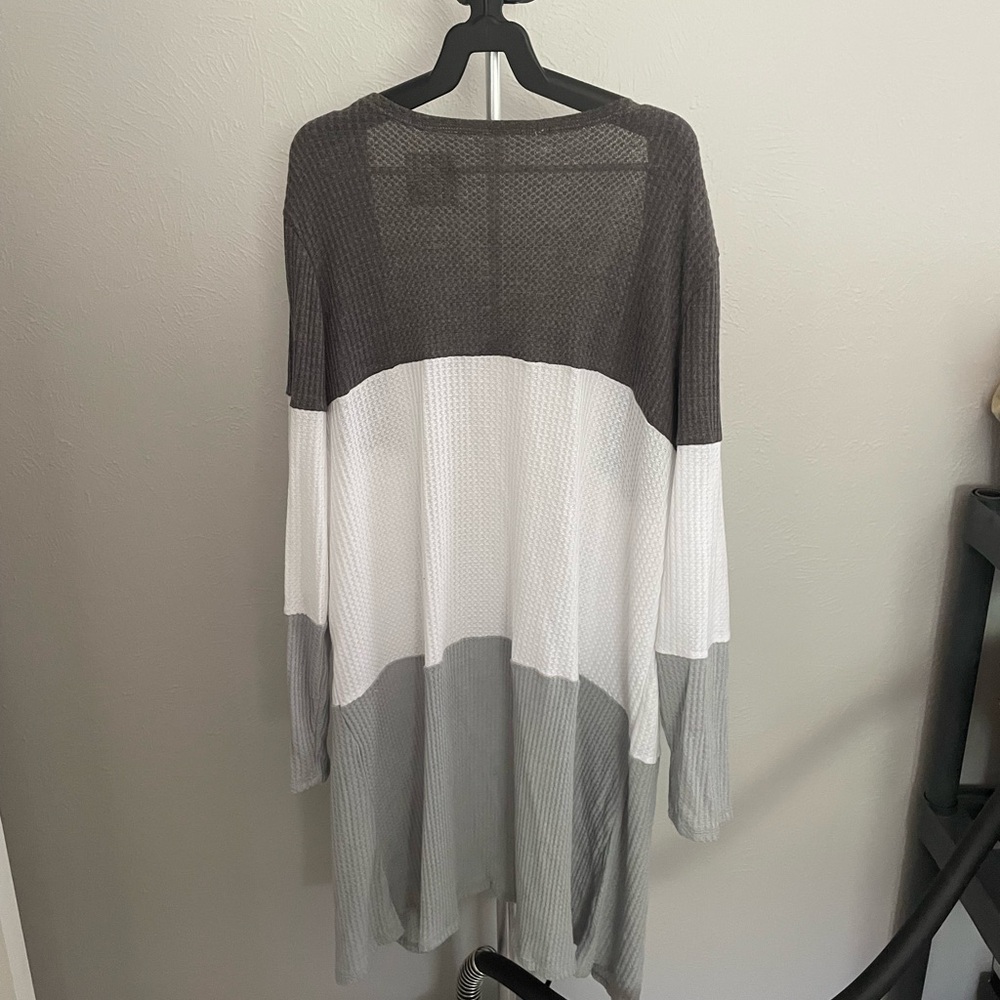 Baylor University Two tone Gray and White Cardigan - Picture 4 of 5